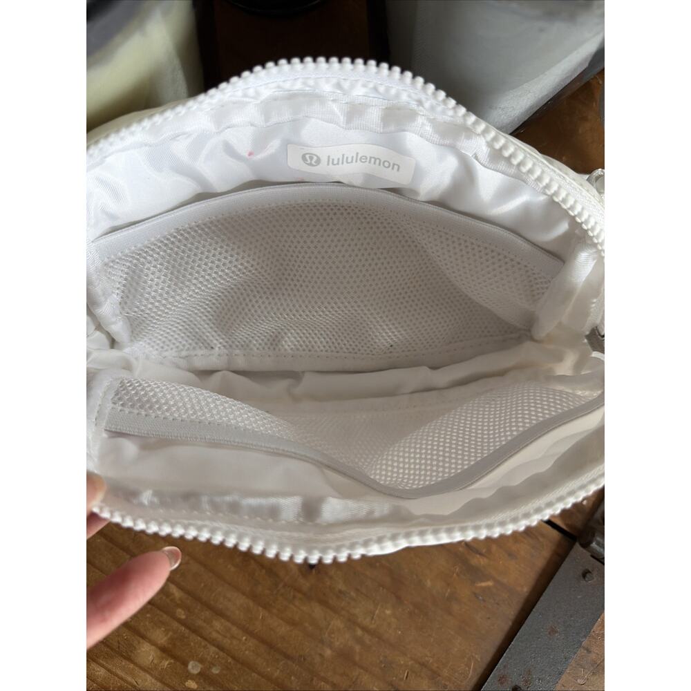 Lululemon Everywhere Belt Bag White Fanny Pack Classic Nylon - Picture 3 of 6